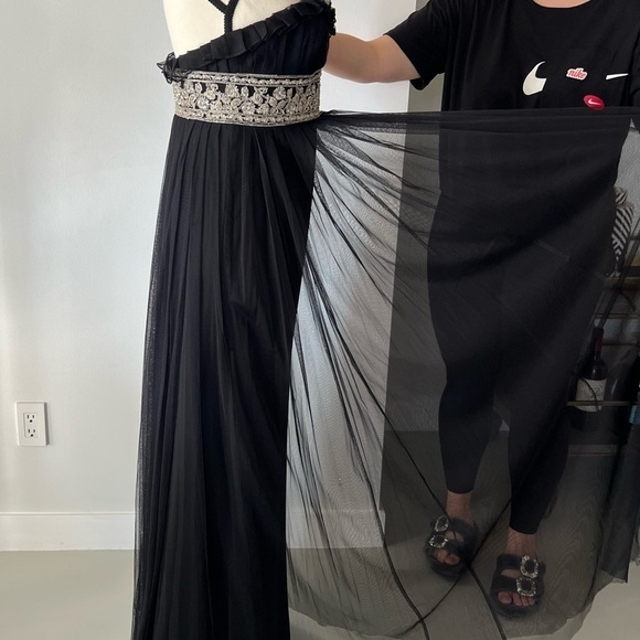 Marchesa Notte Black Gown - Picture 12 of 16